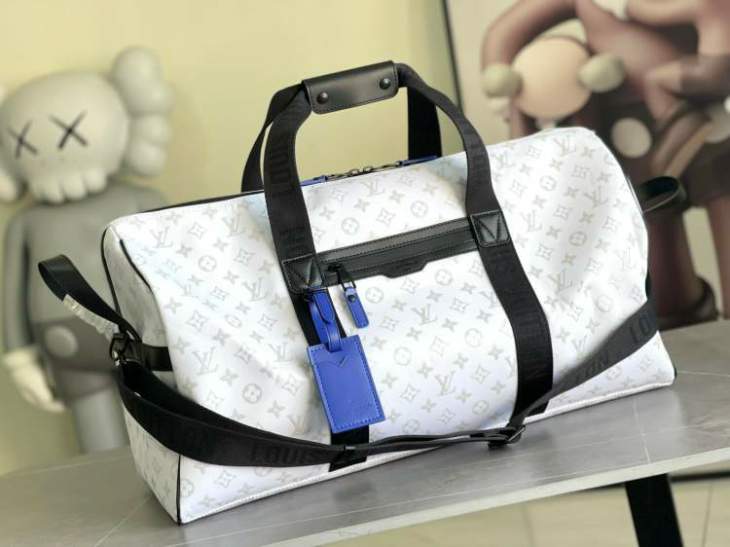 Picture of Louis Vuitton Mens Bags _SKUfw183761437fw